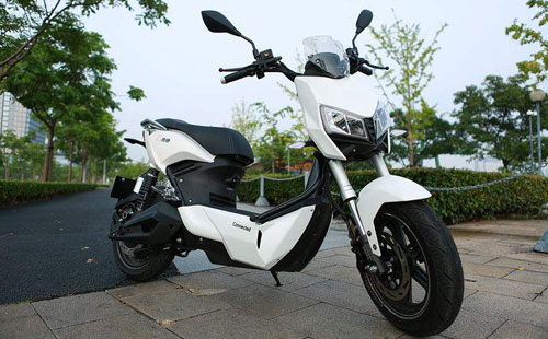 為什么電動車比傳統燃油助力的摩托車更受歡迎?