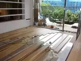 木地板可以直接鋪設(shè)在瓷磚上嗎？有什么好處？