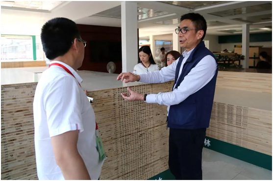 探討木業(yè)發(fā)展趨勢 安化商會(huì)秘書長訪香港福林