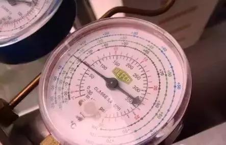 R410a空調(diào)抽真空，四個步驟請?zhí)嵝寻惭b維修師傅