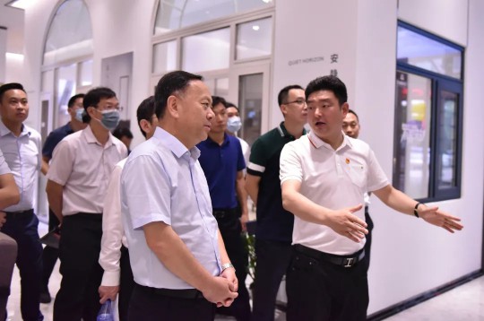 熱烈歡迎佛山市趙海副市長一行蒞臨億合門窗調研指導