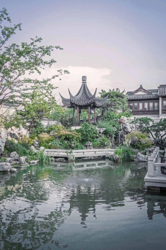 山水為丹青，門窗為鏡頭！三宅門窗為中式建筑添彩… 