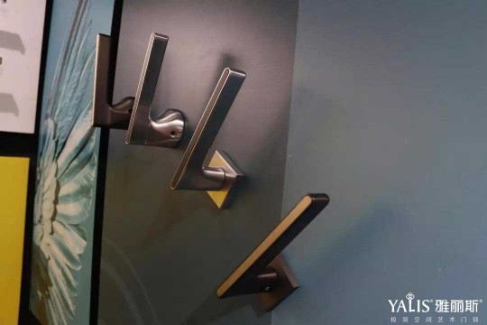 雅麗斯五金展廳升級 | 極簡之翼，正在展翅翱翔！